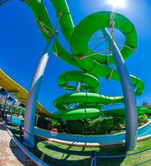 هتل Titanic Aqua Park Resort Fun City