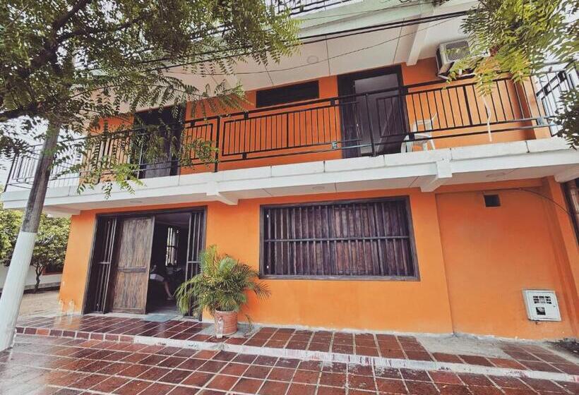 هتل Victoria Queen Villavieja