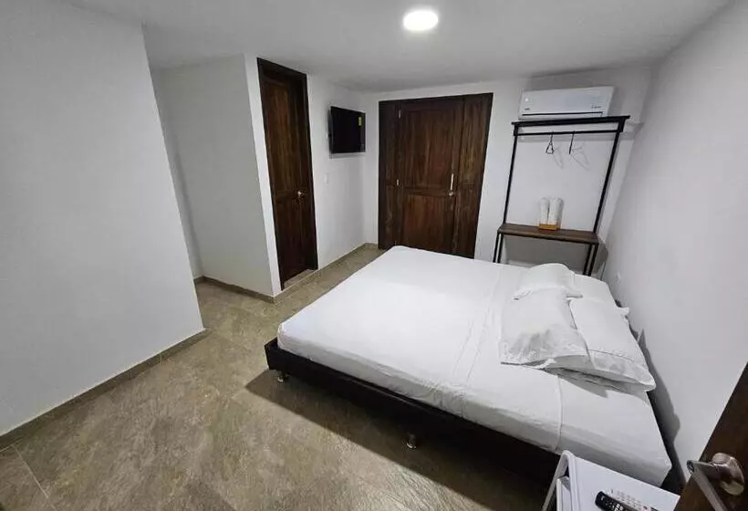 Hotelli Victoria Queen Villavieja