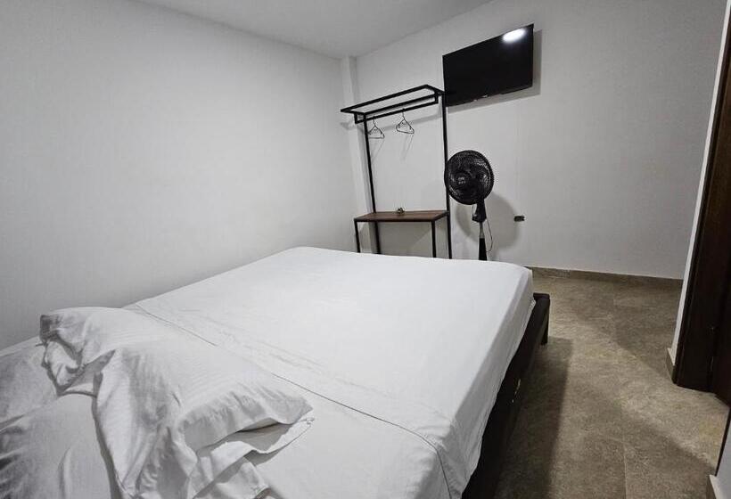 هتل Victoria Queen Villavieja