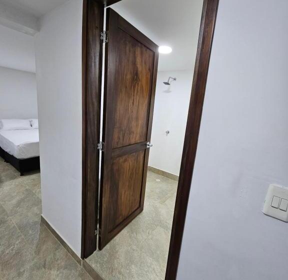 هتل Victoria Queen Villavieja