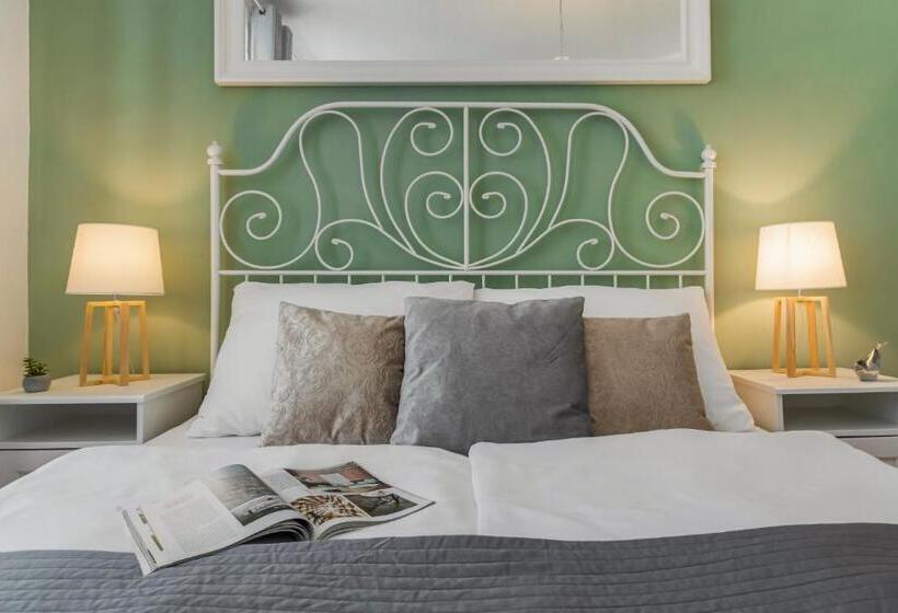 King´s Road Residence