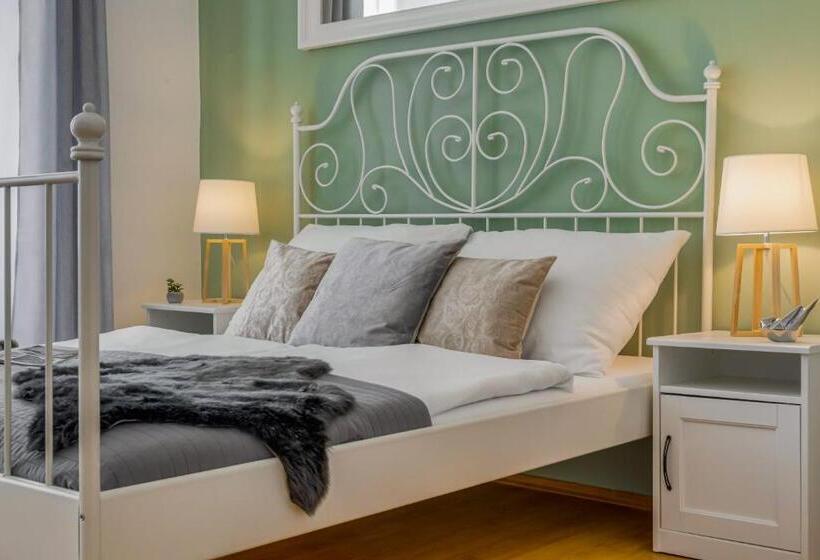 King´s Road Residence