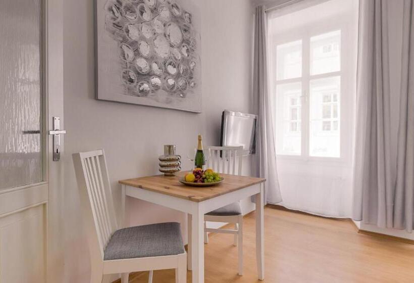 King´s Road Residence