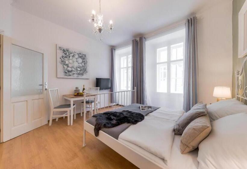 King´s Road Residence