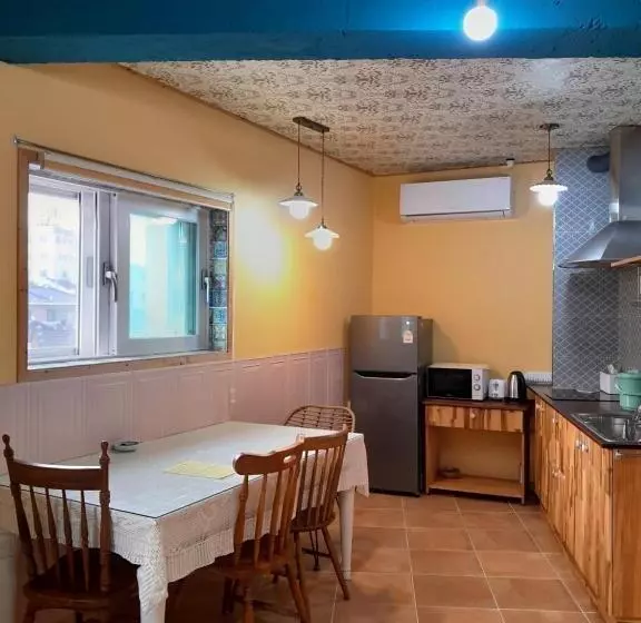 ペンション Deluna House