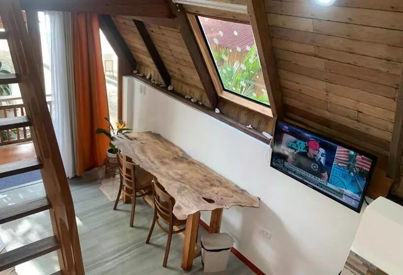 Lomakeskus A House Beachfront