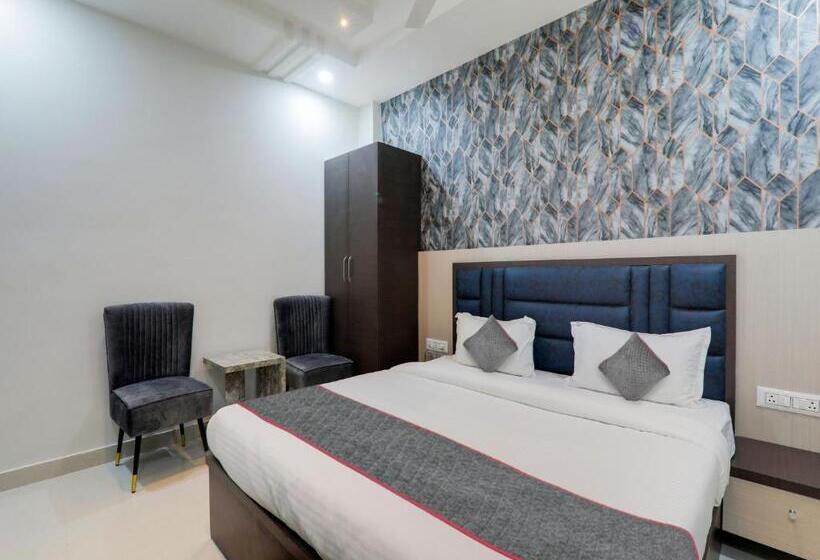 Super Townhouse 1265 Hotel Rama