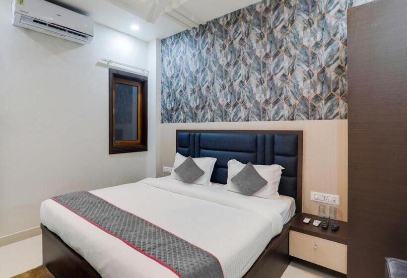 Super Townhouse 1265 Hotel Rama