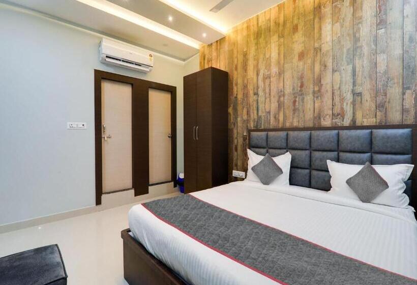 Super Townhouse 1265 Hotel Rama