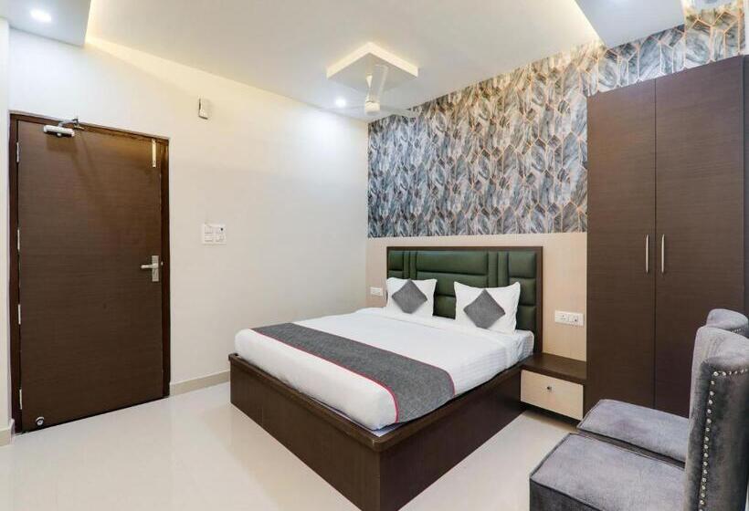 Super Townhouse 1265 Hotel Rama