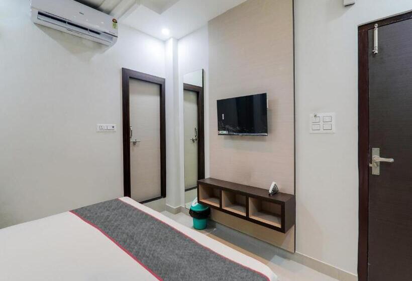 Super Townhouse 1265 Hotel Rama