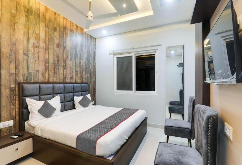 Super Townhouse 1265 Hotel Rama