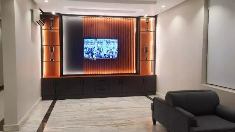ال متعب سويت غرناطة