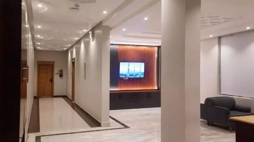ال متعب سويت غرناطة