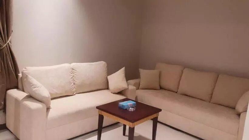ال متعب سويت غرناطة