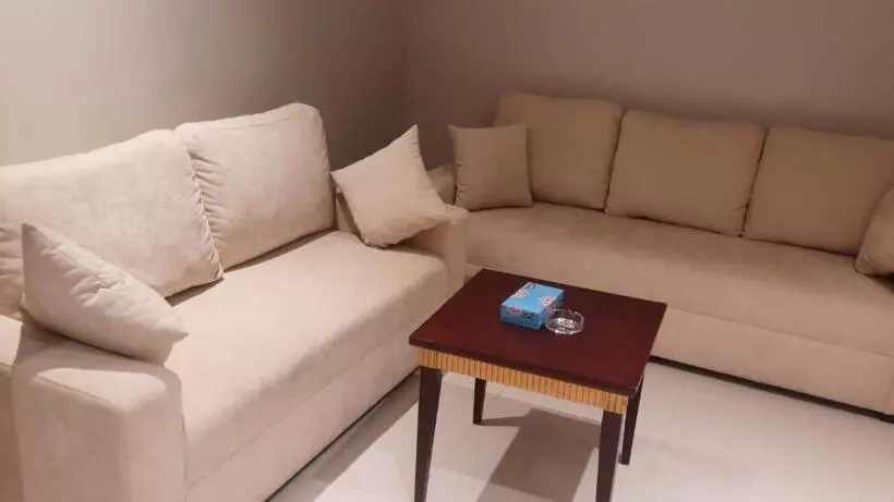 ال متعب سويت غرناطة