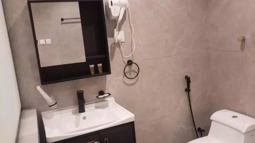 ال متعب سويت غرناطة