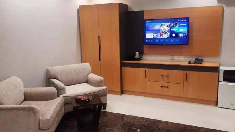 ال متعب سويت غرناطة