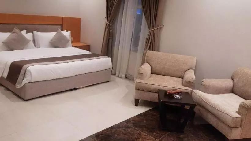ال متعب سويت غرناطة