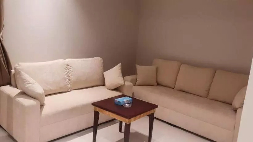 ال متعب سويت غرناطة