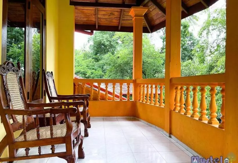 Retkeilymaja Mystel Unawatuna