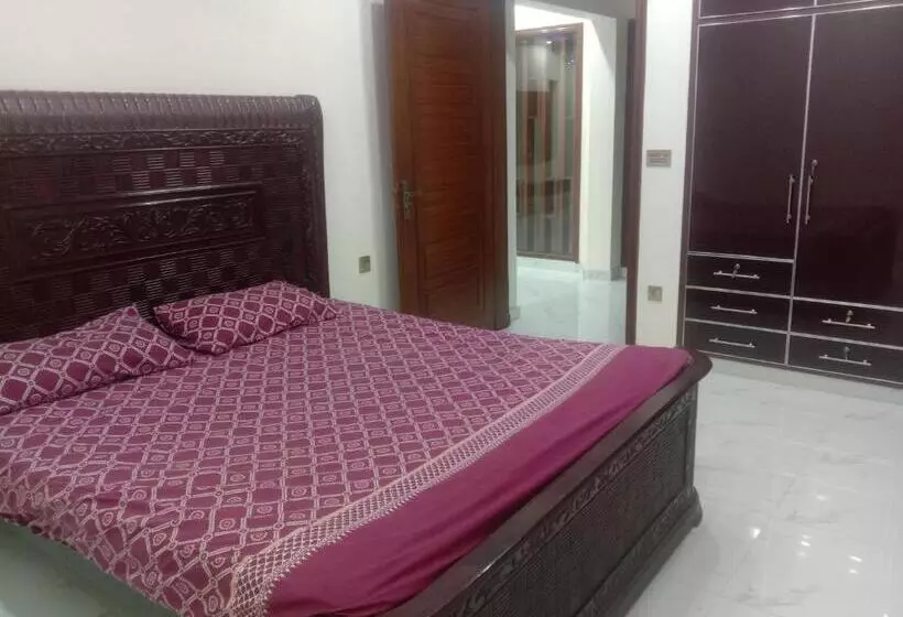 تختخواب و صبحانه Gujrat Guest House