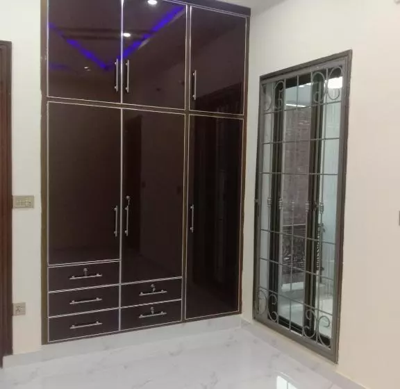 تختخواب و صبحانه Gujrat Guest House