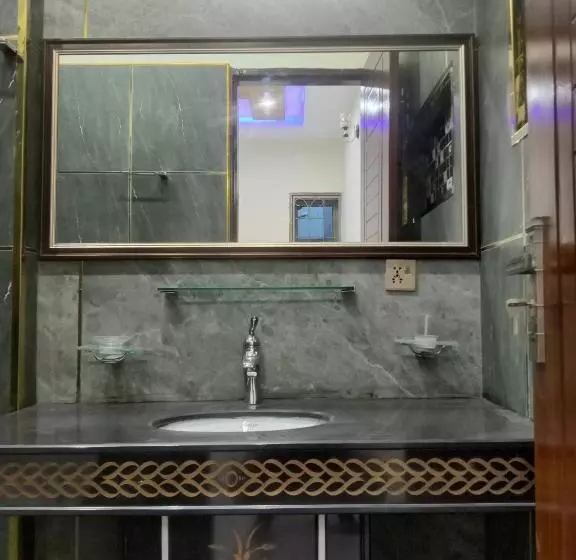 تختخواب و صبحانه Gujrat Guest House