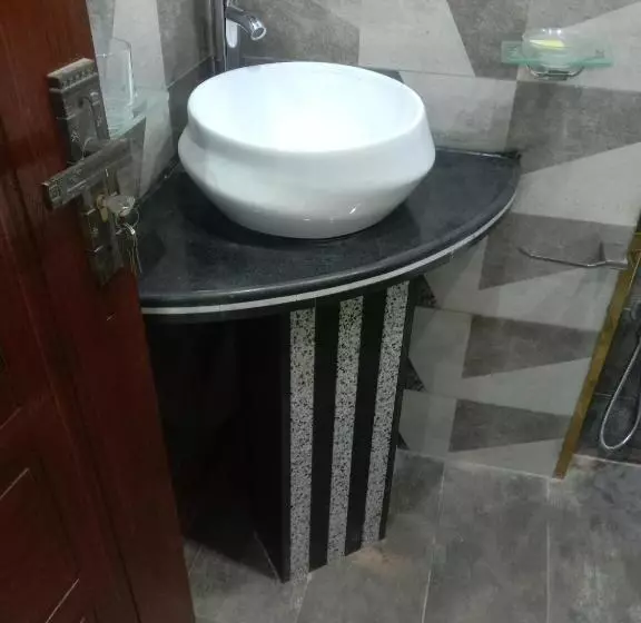 تختخواب و صبحانه Gujrat Guest House