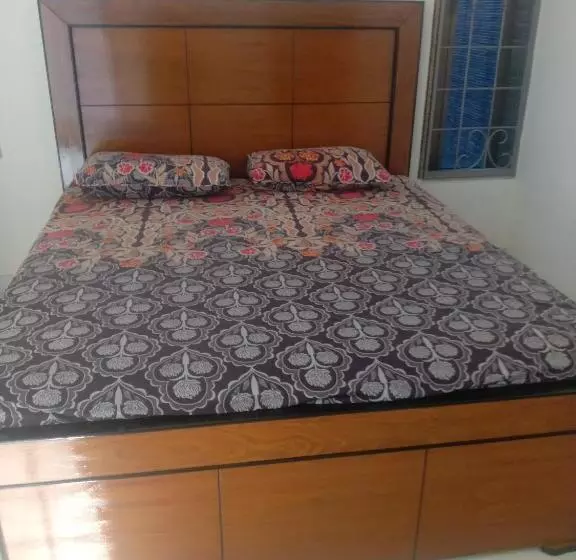 تختخواب و صبحانه Gujrat Guest House