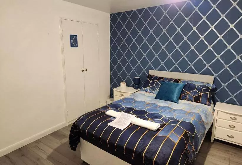 تختخواب و صبحانه Gatwick Star Night Stay   Gatwick