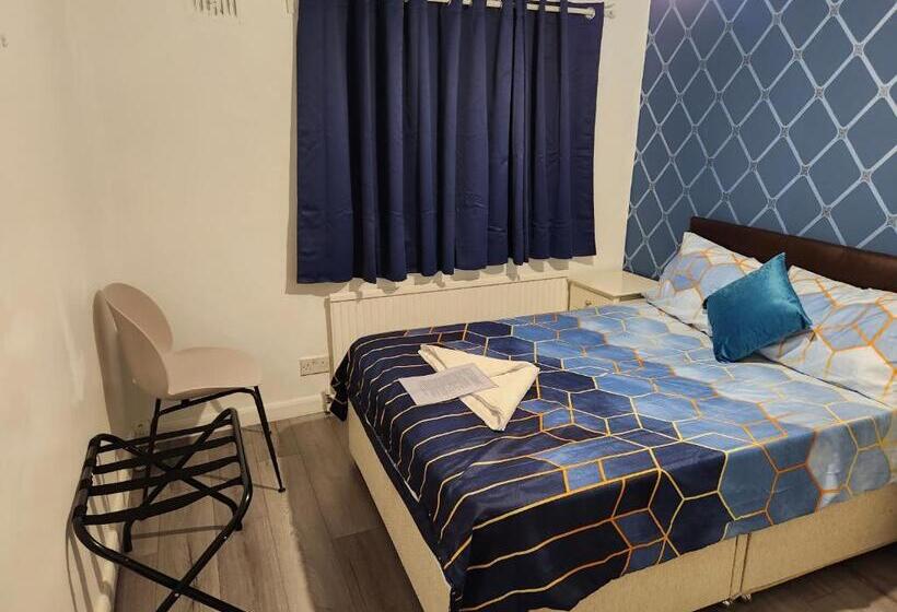 تختخواب و صبحانه Gatwick Star Night Stay   Gatwick