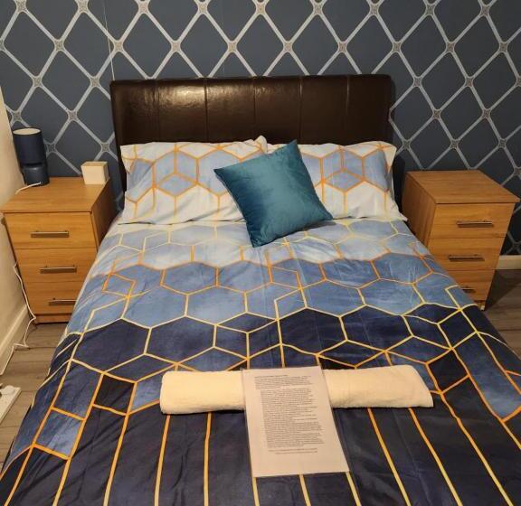 تختخواب و صبحانه Gatwick Star Night Stay   Gatwick