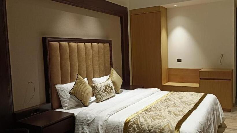 ホテル Blusalzz Residence Amritsar