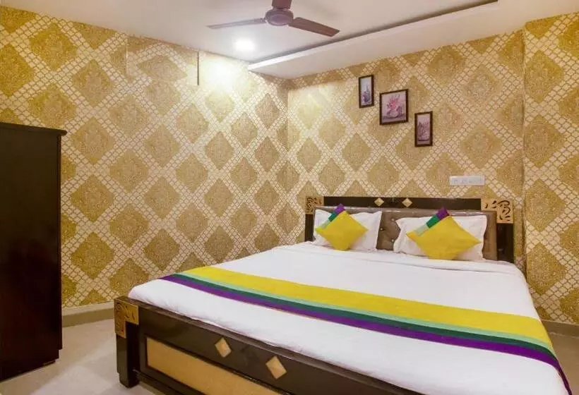 Fabhotel Yogeshwara Grand