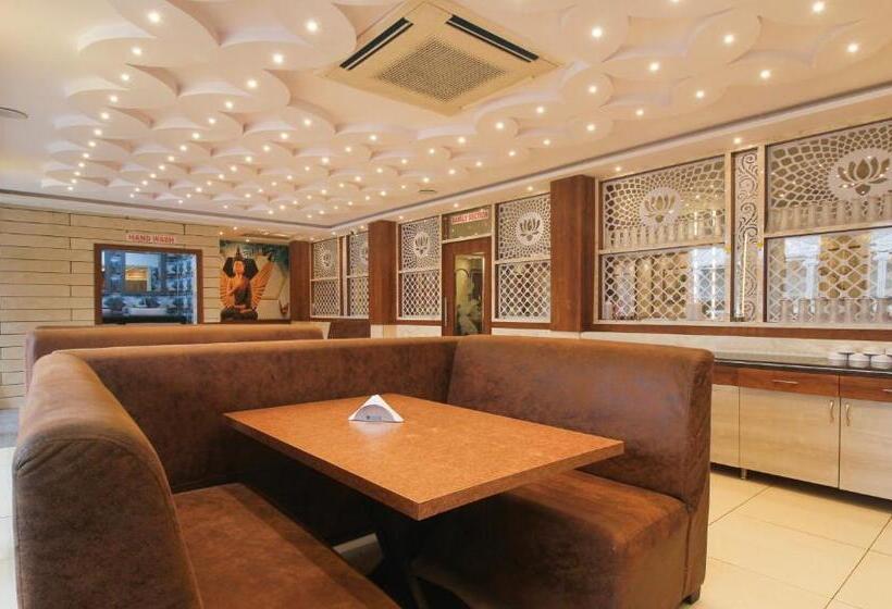 Fabhotel Yogeshwara Grand