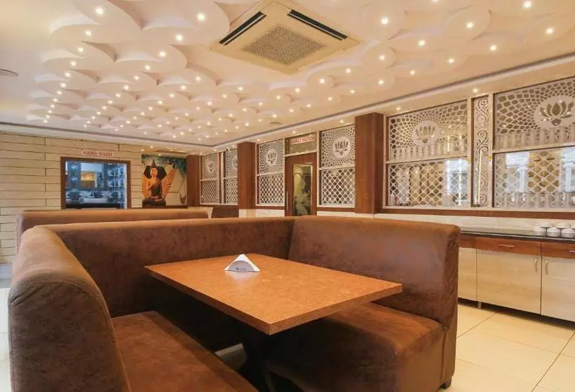Fabhotel Yogeshwara Grand