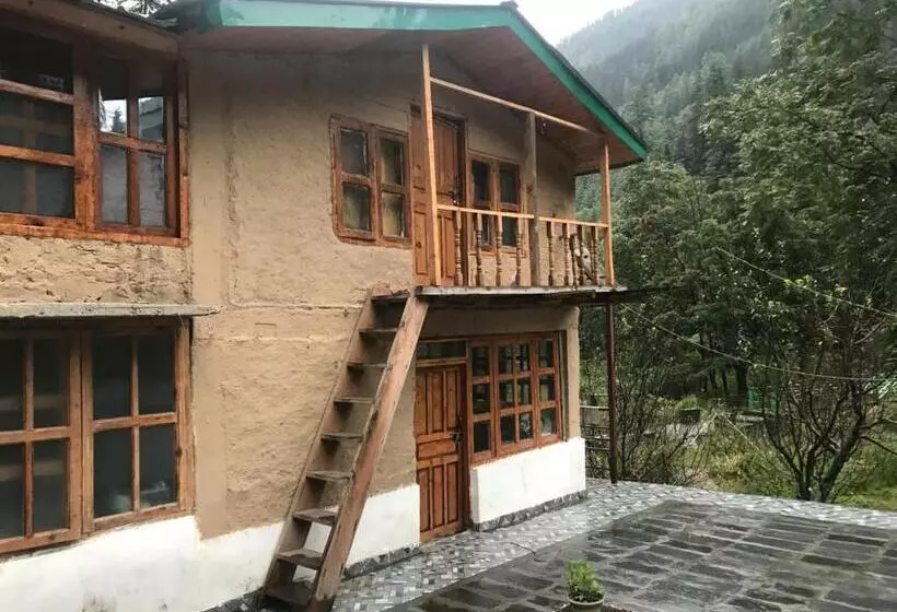 ホテル Jibhi Brook Retreat