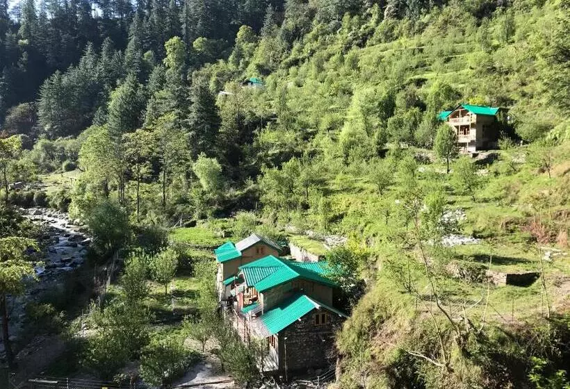 ホテル Jibhi Brook Retreat