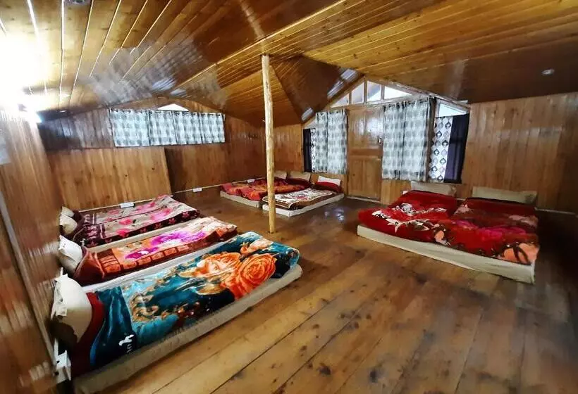 ホテル Jibhi Brook Retreat