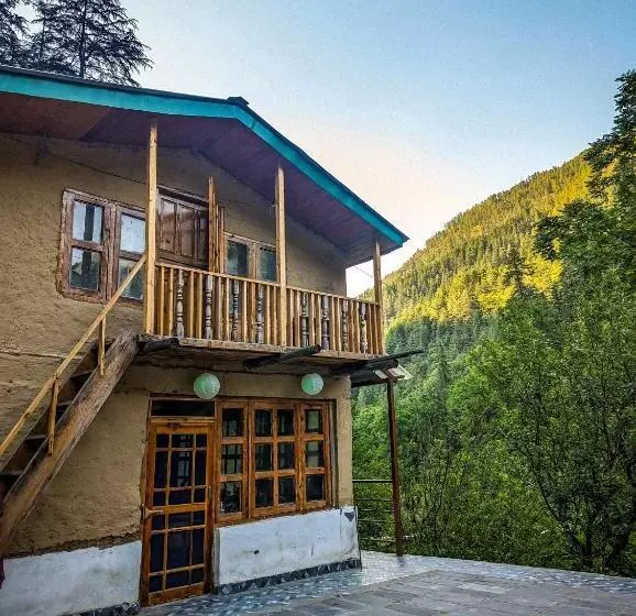 ホテル Jibhi Brook Retreat