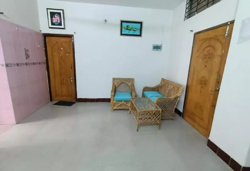 هتل Khurshed Express Residential