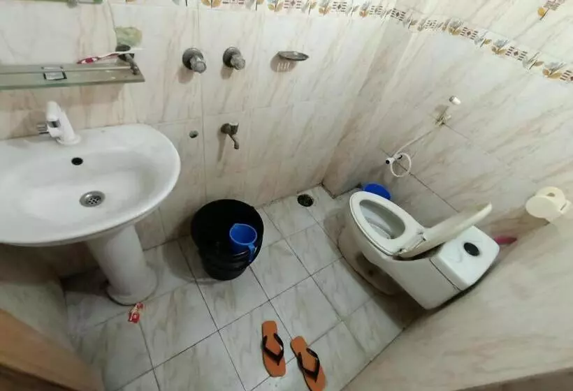 هتل Khurshed Express Residential