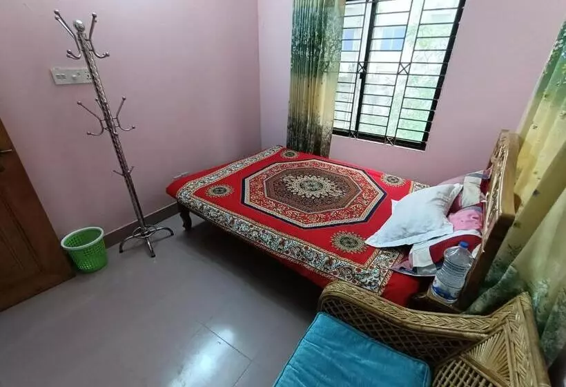 هتل Khurshed Express Residential