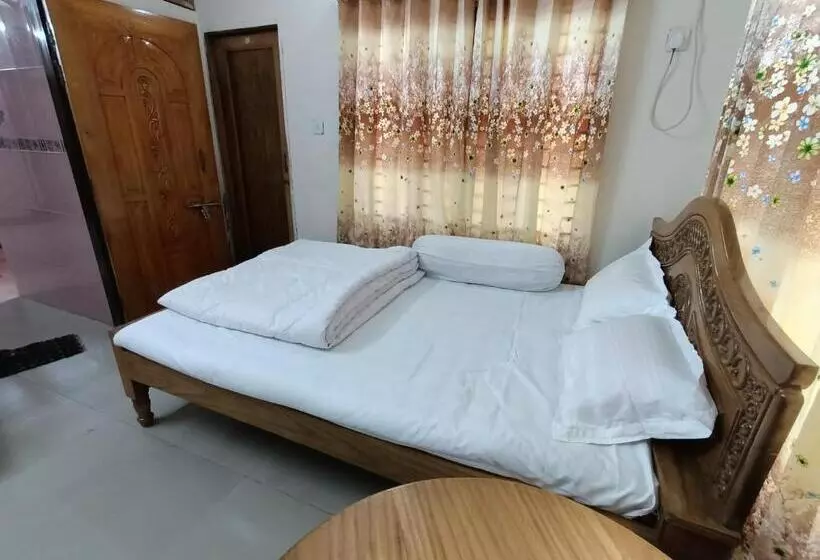 هتل Khurshed Express Residential