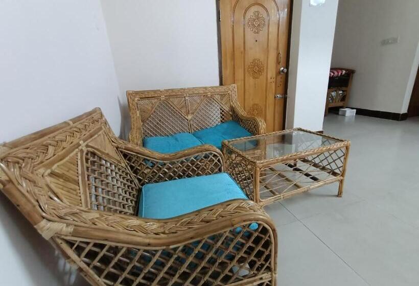 هتل Khurshed Express Residential