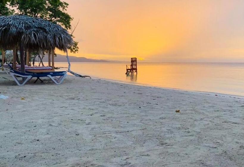 هتل La Isla Bonita