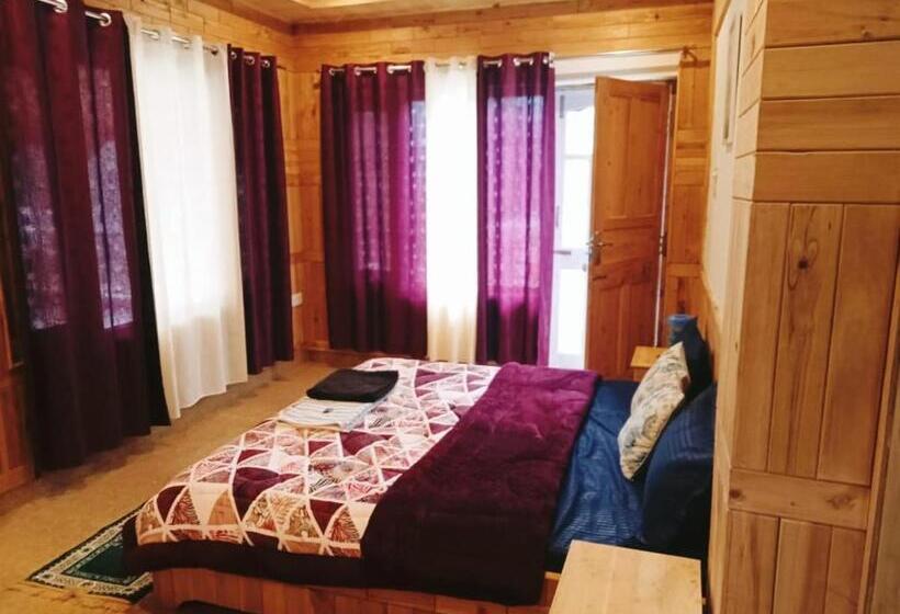 בית מלון כפרי Revas Stays At Tirthan Brij Edge