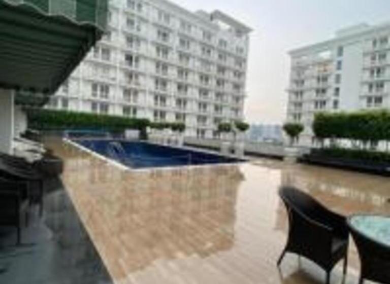 Neel Skye   Couple Friendly   Dlf My Pad, Gomtinagar , Lucknow